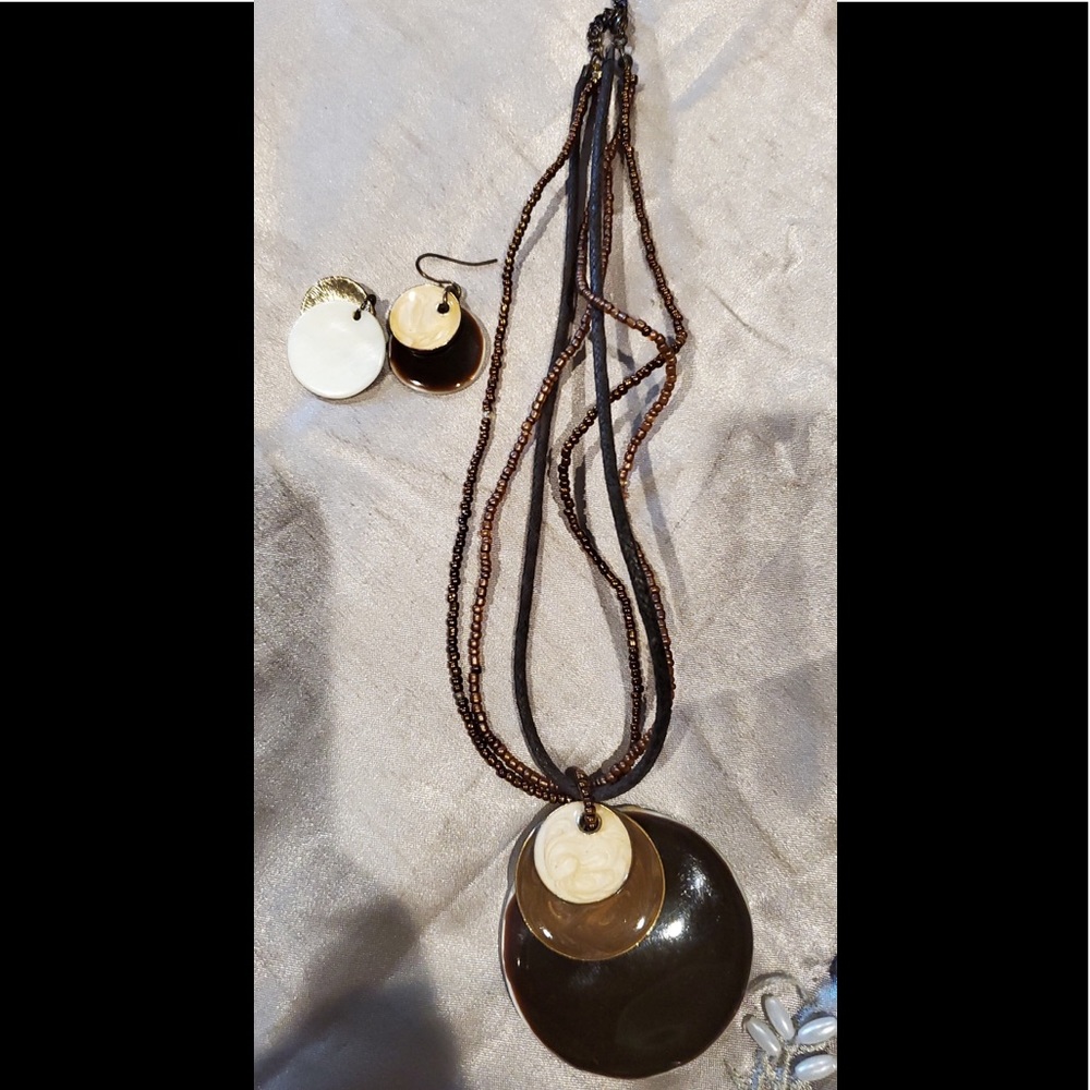 Vintage enameled shell Necklace  set